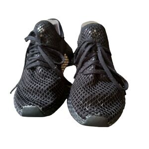 Adidas running sneaker size 9 black